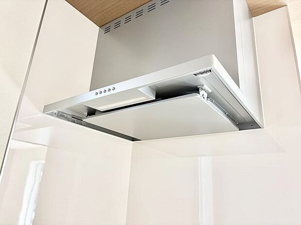 【レンジフード】■調理時の蒸気や匂いが換気扇に誘導され、効率的に排煙ができます。