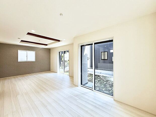 【リビングダイニング】■日常をちょっと特別にする、憩いの空間