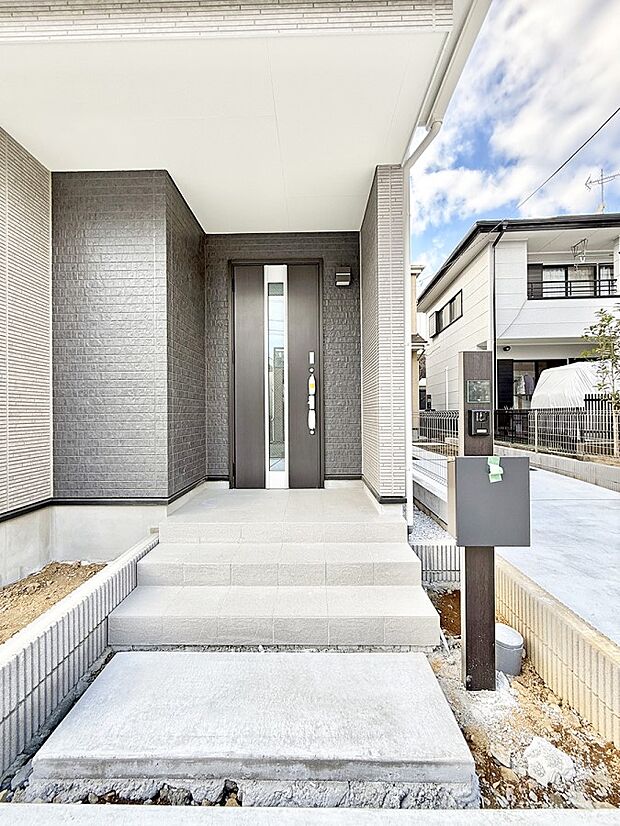 【玄関】■まずは一度ご覧ください