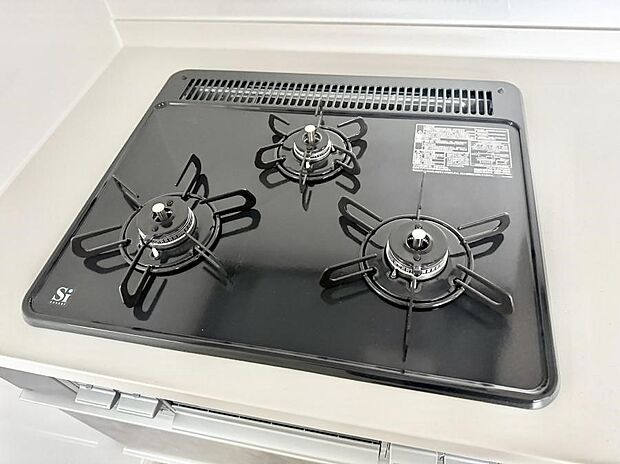 【3口ガスコンロ】■複数の鍋が同時に使えますね