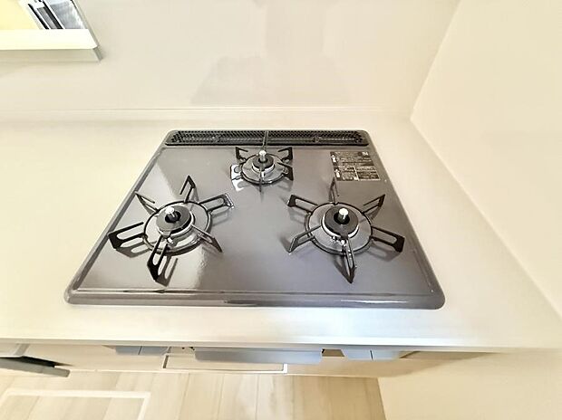 【3口ガスコンロ】■複数の鍋が同時に使えますね