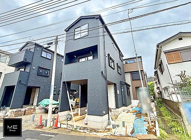 【現地外観写真】■家族みんなが笑顔で過ごせる、安心感のある住まい