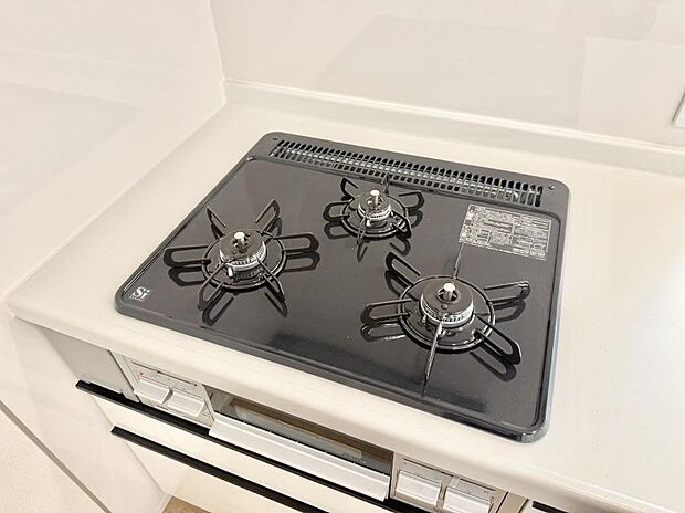 【3口ガスコンロ】■一度に多くの料理ができ便利で効率的