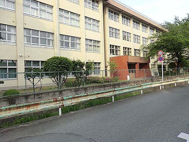 昭島市立多摩辺中学校 (約500m・徒歩7分)