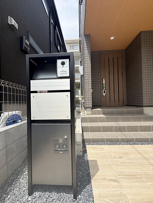 【玄関】No.1 ■ 帰るたびにホッとする、安心感のある佇まい