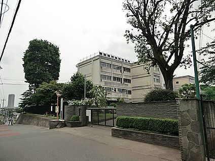 調布市立神代中学校 2600m(33分)