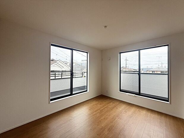 【リビング以外の居室】No.1  ■落ち着いた色合いのお部屋で穏やかな時間を楽しめます