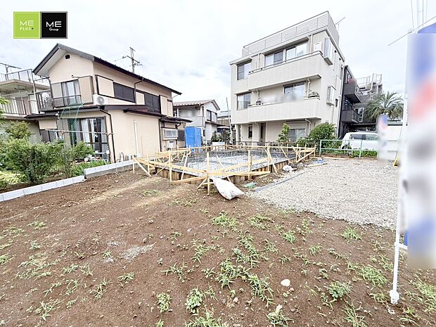 【現地外観写真】１号棟  ■家族の思い出が育つ住まいです