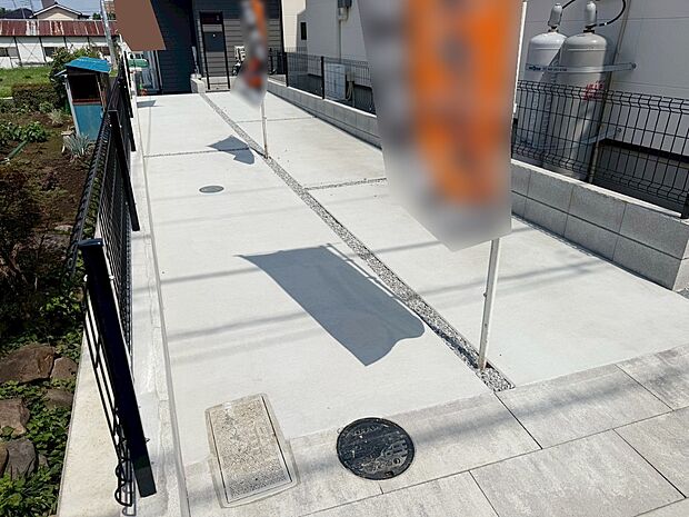 【駐車場】2号棟 ■自宅にカースペースがあると助かります
