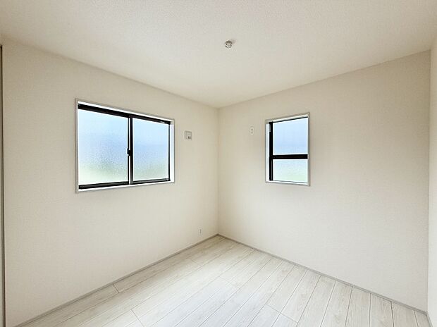 【リビング以外の居室】1号棟 ■機能的で使いやすいお部屋で毎日を快適に