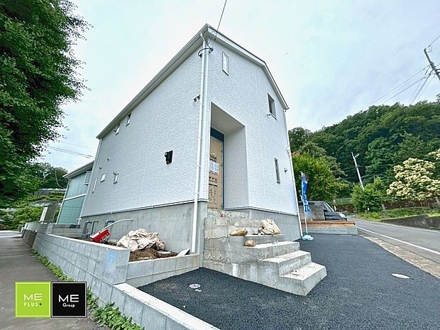 【現地外観写真】1号棟  ■家族の思い出が育つ住まいです