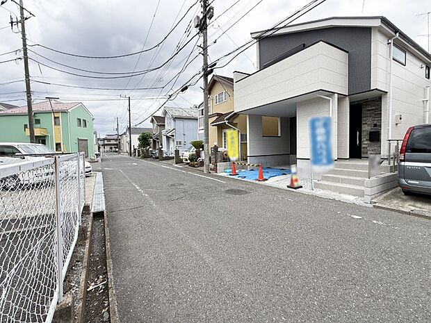 【前面道路含む現地写真】■新しい住まい、街の新しい風景