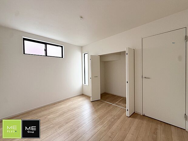 【リビング以外の居室】1号棟  ■落ち着いた色合いのお部屋で穏やかな時間を楽しめます
