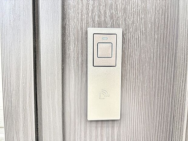 【システムキッチン】■家族の絆を深める、温もりのあるキッチン