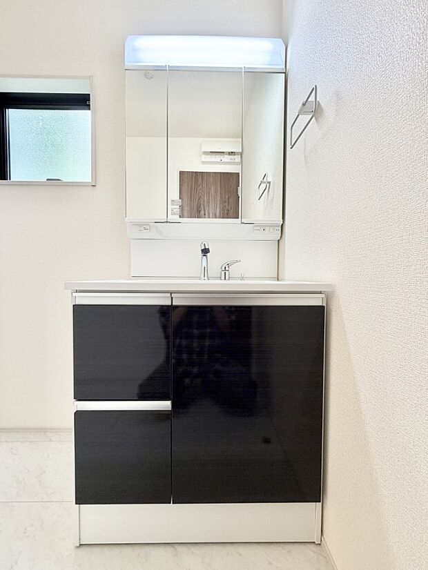 【洗面台・洗面所】1号棟 ■朝の準備がスムーズにできる広さです