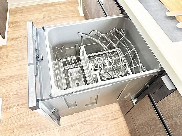 【システムキッチン】■家族の絆を深める、温もりのあるキッチン