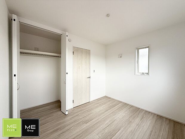 【リビング以外の居室】1号棟 ■落ち着いた雰囲気のお部屋で心が安らぐ空間
