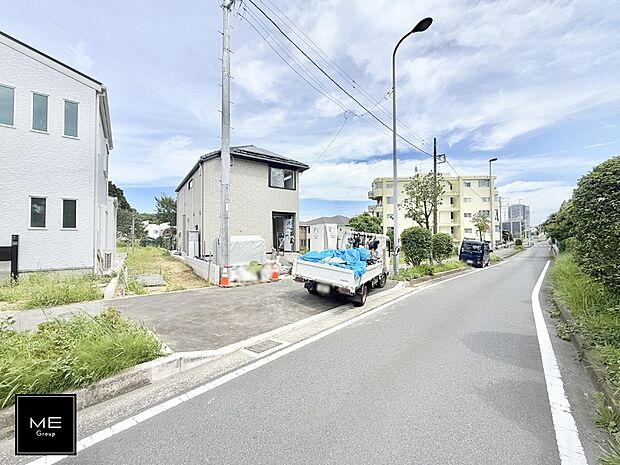 【前面道路含む現地写真】■家族とのお出かけが楽しくなる環境です