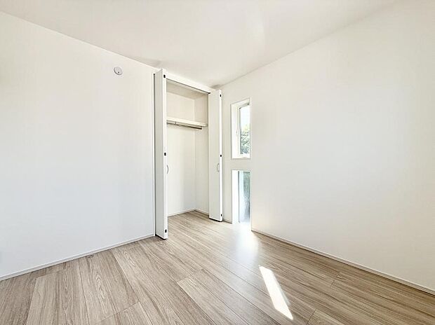 【リビング以外の居室】1号棟  ■シンプルで使いやすい空間がスッキリ感じられます