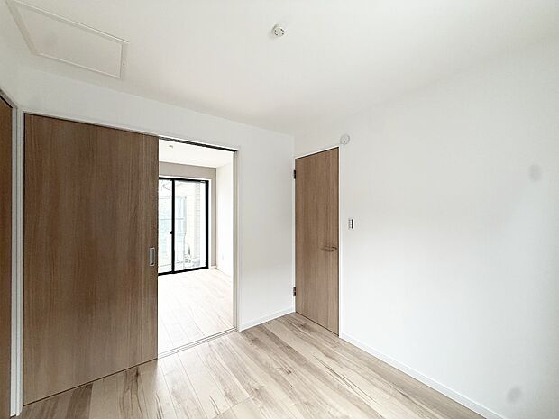 【リビング以外の居室】■落ち着いた雰囲気のお部屋で心が安らぐ空間