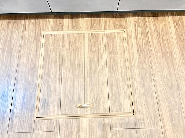 【床下収納】■隠れた収納スペースで家全体がスッキリ