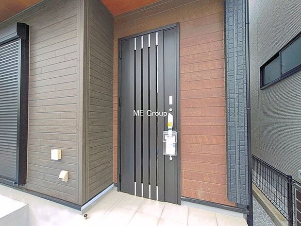 【玄関】1号棟 ■ シンプルで美しく、住まいの第一印象を彩る玄関です