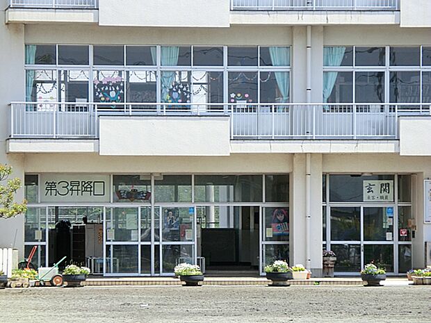 伊勢原市立大田小学校(約700m・徒歩9分)