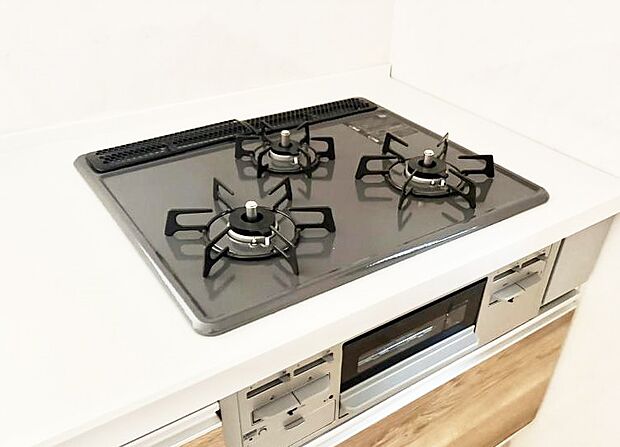 【3口ガスコンロ】■一度に多くの料理ができ便利で効率的