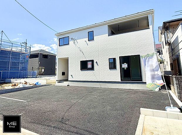 【現地外観写真】2号棟 ■暮らしを彩る充実した設備仕様が備わった住まい