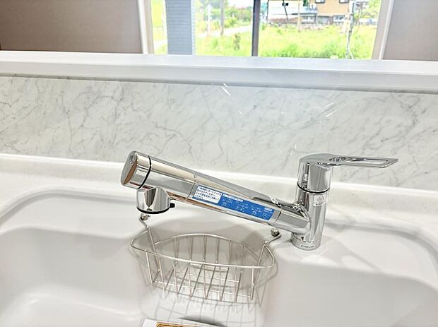 【浄水器】■清潔でおいしい水を手軽に供給してくれます