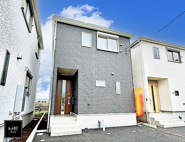 【現地外観写真】2号棟 ■家族みんなが笑顔で過ごせる、安心感のある住まい