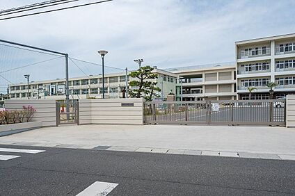 倉敷市立西阿知小学校 880m
