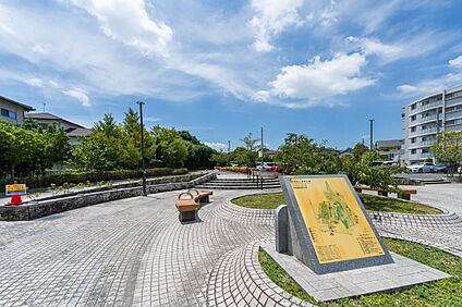 西南杜の湖畔公園 600m