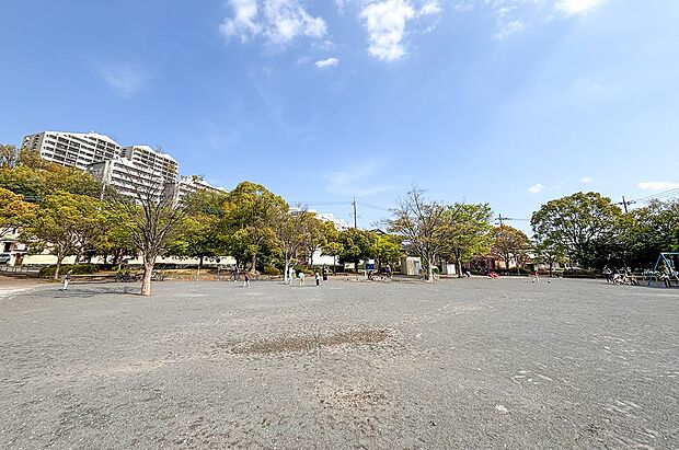 東山田ゆうやけ公園(約270m)
