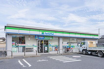 ファミリーマート若葉若松町店 740m