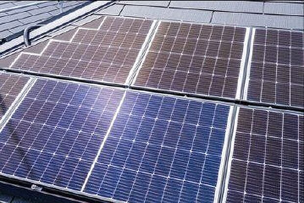 【発電・温水設備】■太陽光発電システム 全棟太陽光発電システムを設置。万が一の停電時にも安心の設備です。