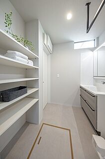 洗面台【エリシオ】・洗面収納スペース