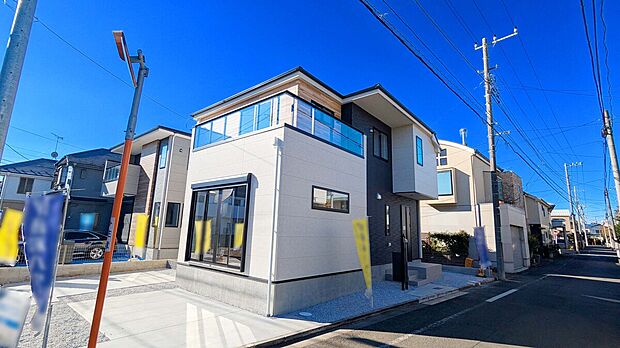 小田急線「喜多見」駅徒歩15分の閑静な住宅街に堂々登場!角地で開放感抜群!カースペース2台分!4LDKのゆとりある間取りプラン!