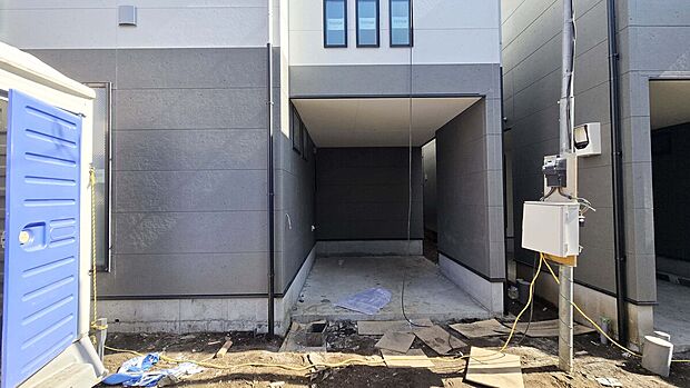 【ルーフバルコニー付き!】
開放感抜群のルーフバルコニー付きの新築分譲住宅!