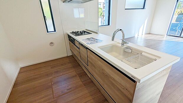 【キッチン】開放感抜群のカウンターキッチン!