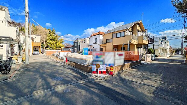 【現地写真(2026年2月撮影)】小田急線利用で新宿へダイレクトアクセス可能!「喜多見」駅徒歩17分の閑静な住宅街!周辺には自然も多く子育てにも適した住環境!