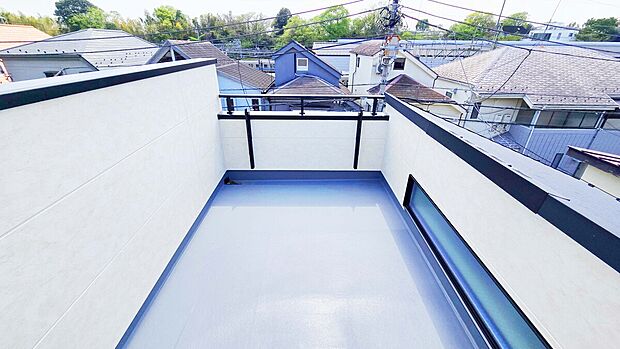 【ルーフバルコニー】洗濯ものもたくさん干せるルーフバルコニー!