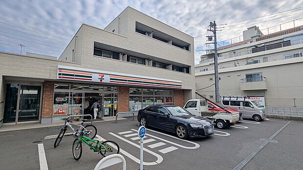 セブンイレブン練馬関町吉祥寺通り店（約581m）