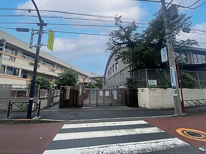 調布市立滝坂小学校 550ｍ