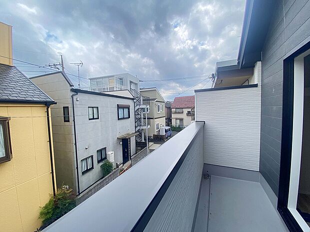 【バルコニー】南向きのバルコニー!