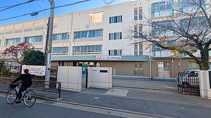 川崎市立南加瀬中学校 720ｍ