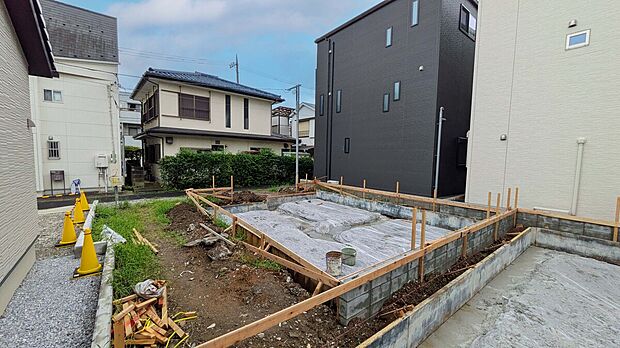 【現況:9月撮影】お手入れのしやすいシステムキッチンや浴室乾燥機付き1坪タイプバスルームなど設備仕様が充実!