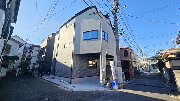 【外観写真】徒歩10分圏内に小学校や中学校などの教育施設が揃う子育てにも適した住環境!