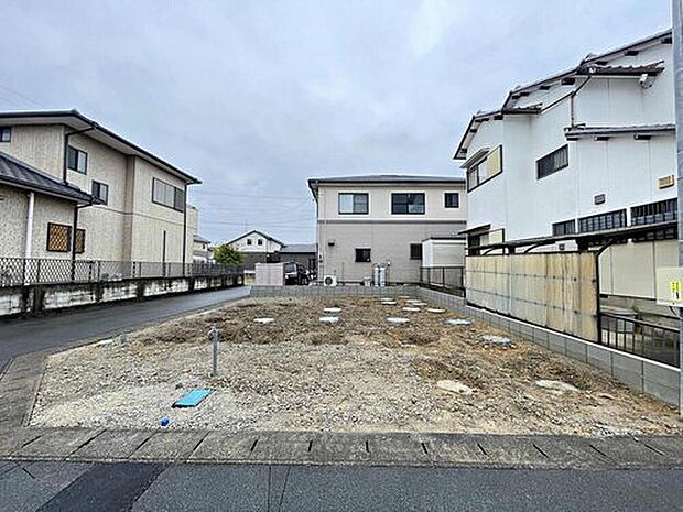 完成に向けて現在建築工事中です☆住宅の構造や設備仕様・完成イメージなどの資料もお送りいたします♪
