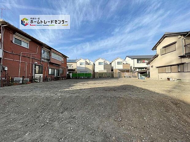 全3棟建設予定地☆
各棟並列2台駐車可能♪
完成に向けて現在建築工事中です☆住宅の構造や設備仕様・完成イメージなどの資料もお送りいたします♪お気軽にお問い合わせ下さい☆